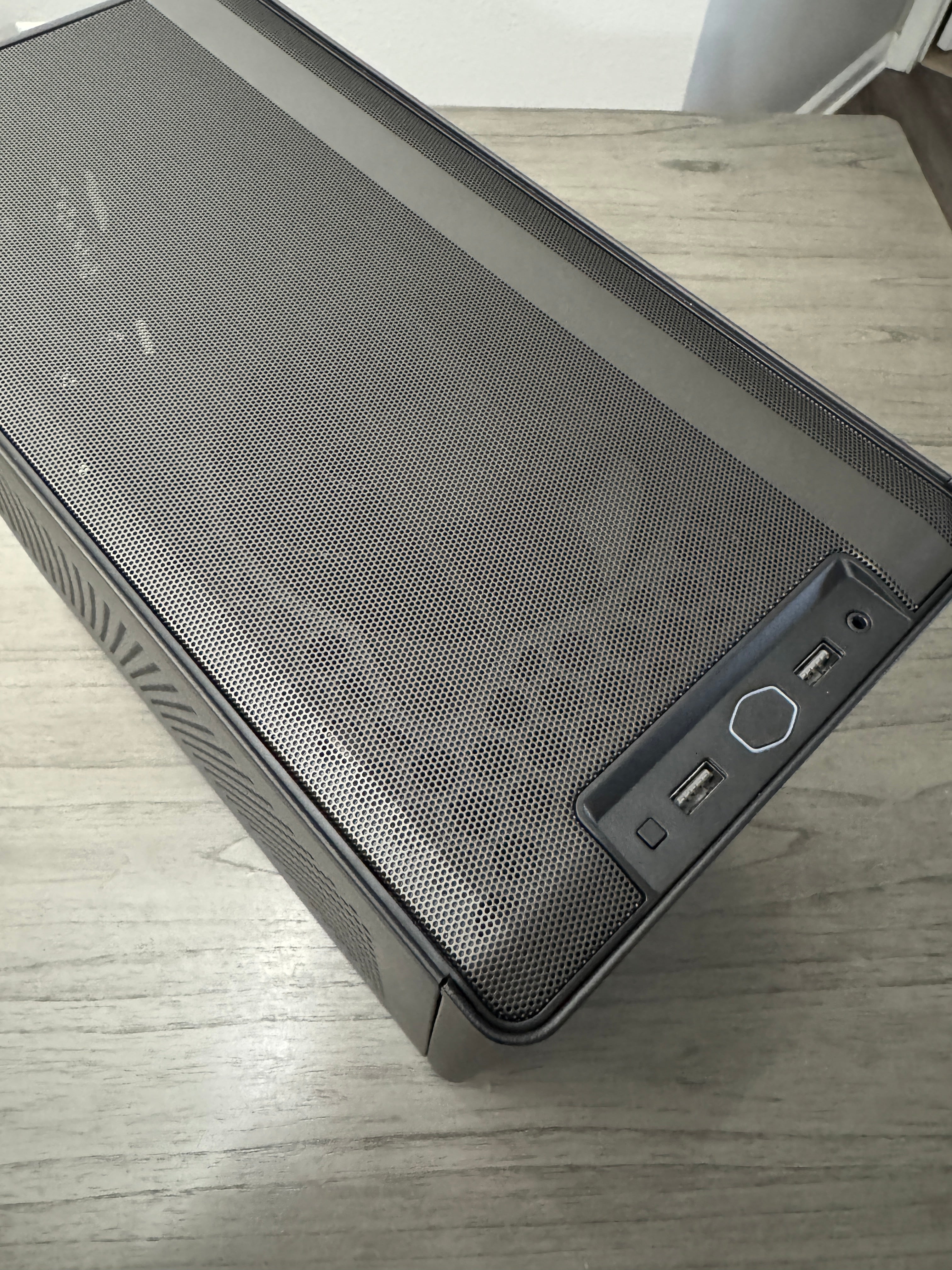 Prebuilt: High-End SFF Mini Gaming PC | Radeon 9060 XT | Ryzen 8500G | 16GB DDR5 | NR200 ITX | Win11 Pro